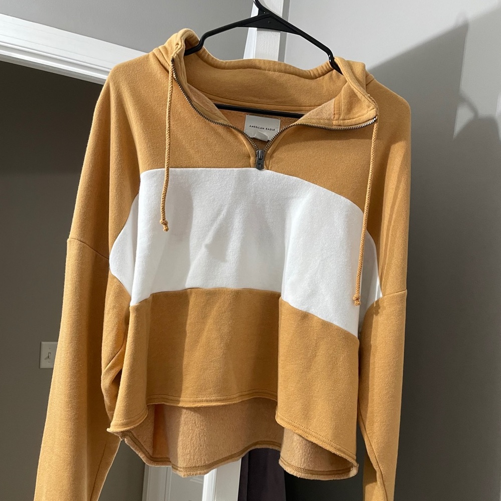 AE cropped quarter zip